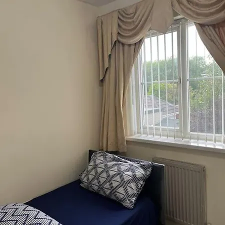 Cose Ley Home Away From Home Coseley Exterior photo